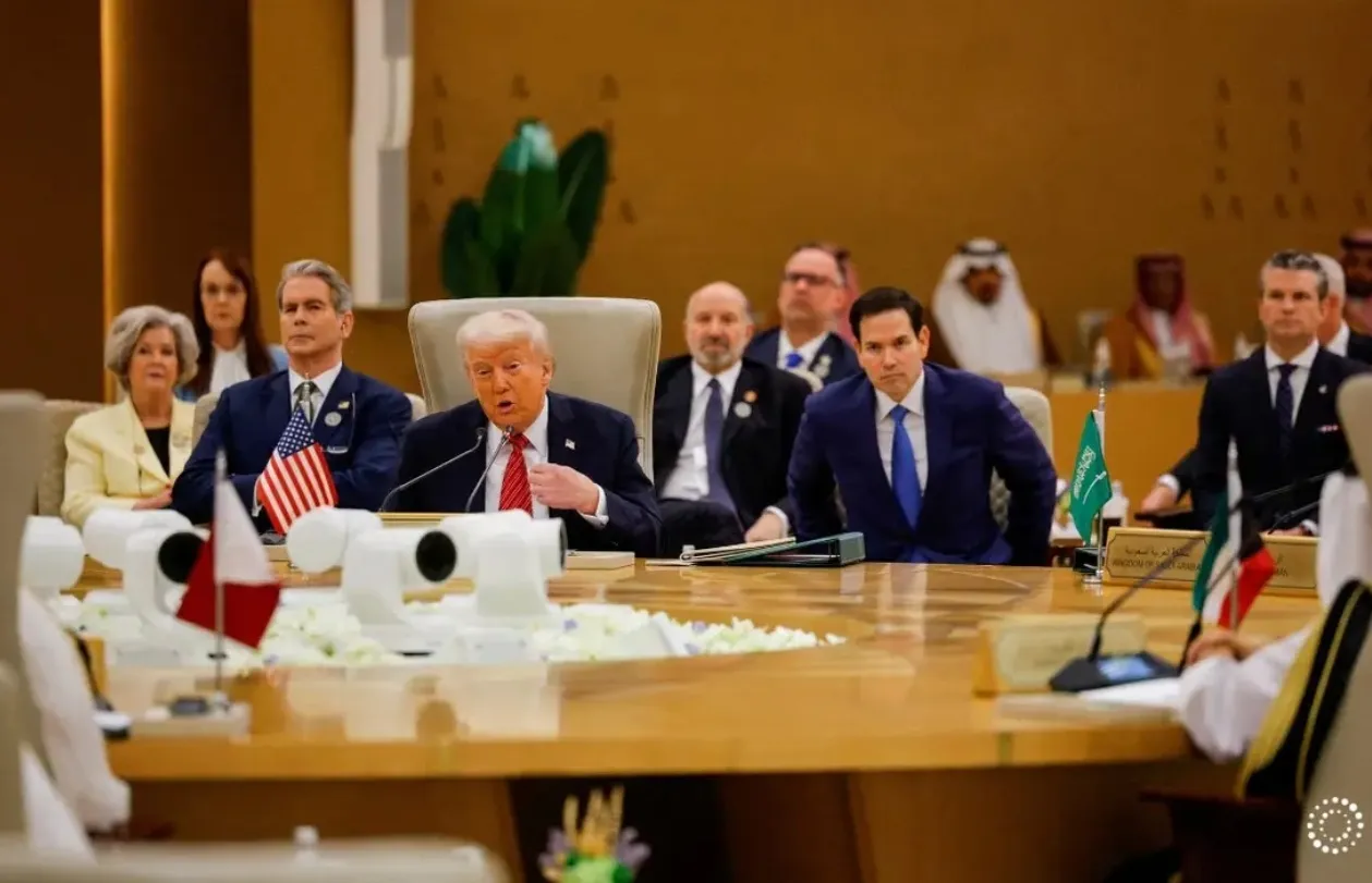 Arábia Saudita aposta na energia nuclear para diversificar matriz energética com apoio dos EUA