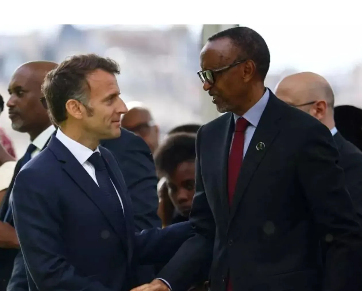 Paris torna-se palco de homenagem às vítimas do genocídio ruandês