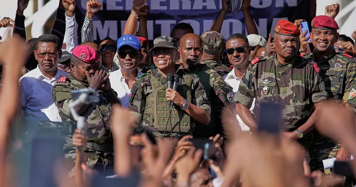 Madagáscar: Governo militar nomeia gabinete comporto por críticos do presidente deposto