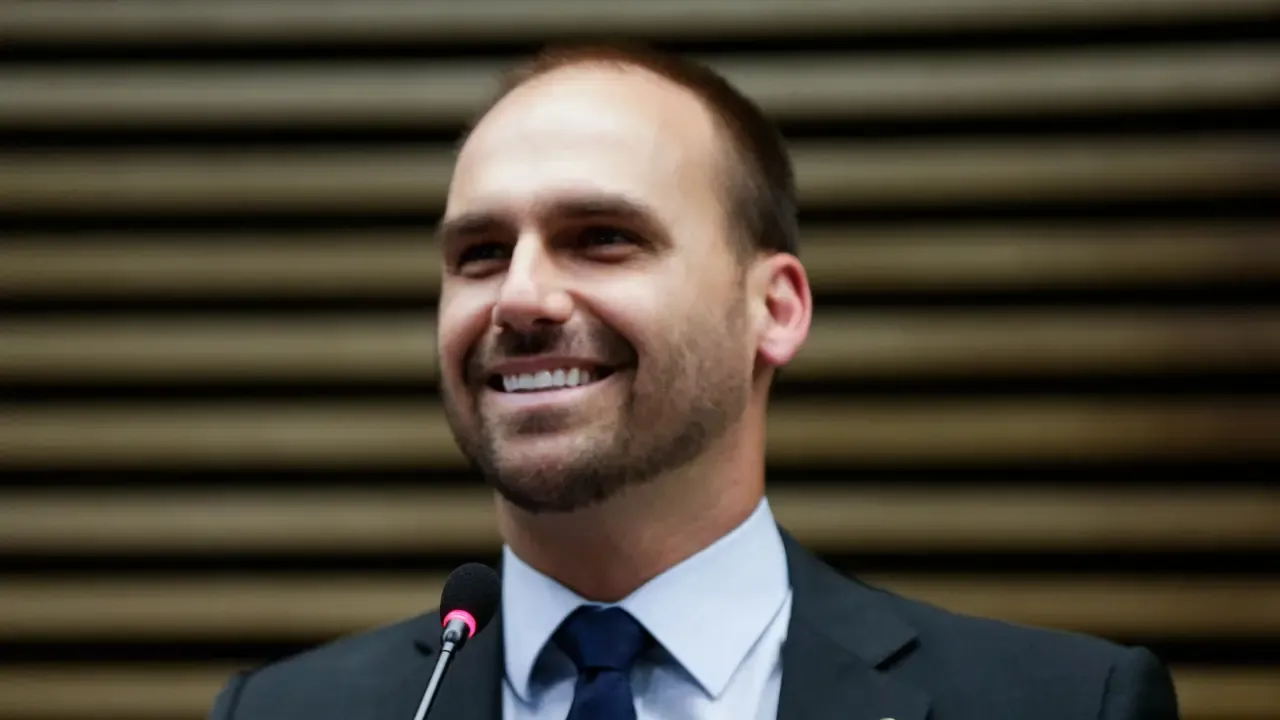 EUA concedem green card para filho do ex-presidente brasileiro