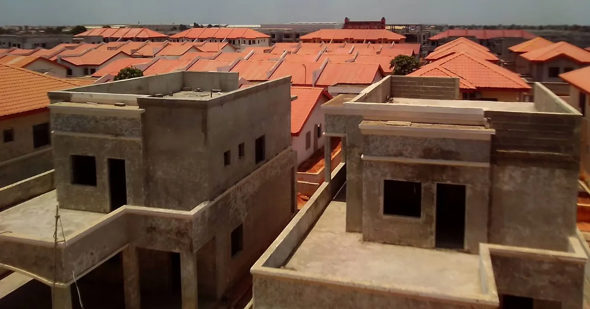 OGE: custos de construção de cinco mil habitações sociais em Luanda elevados para Kz sete mil milhões