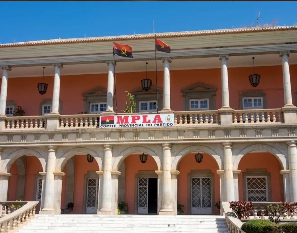 MPLA no Huambo desmente morte durante distribuição de bens alimentares na Ecunha