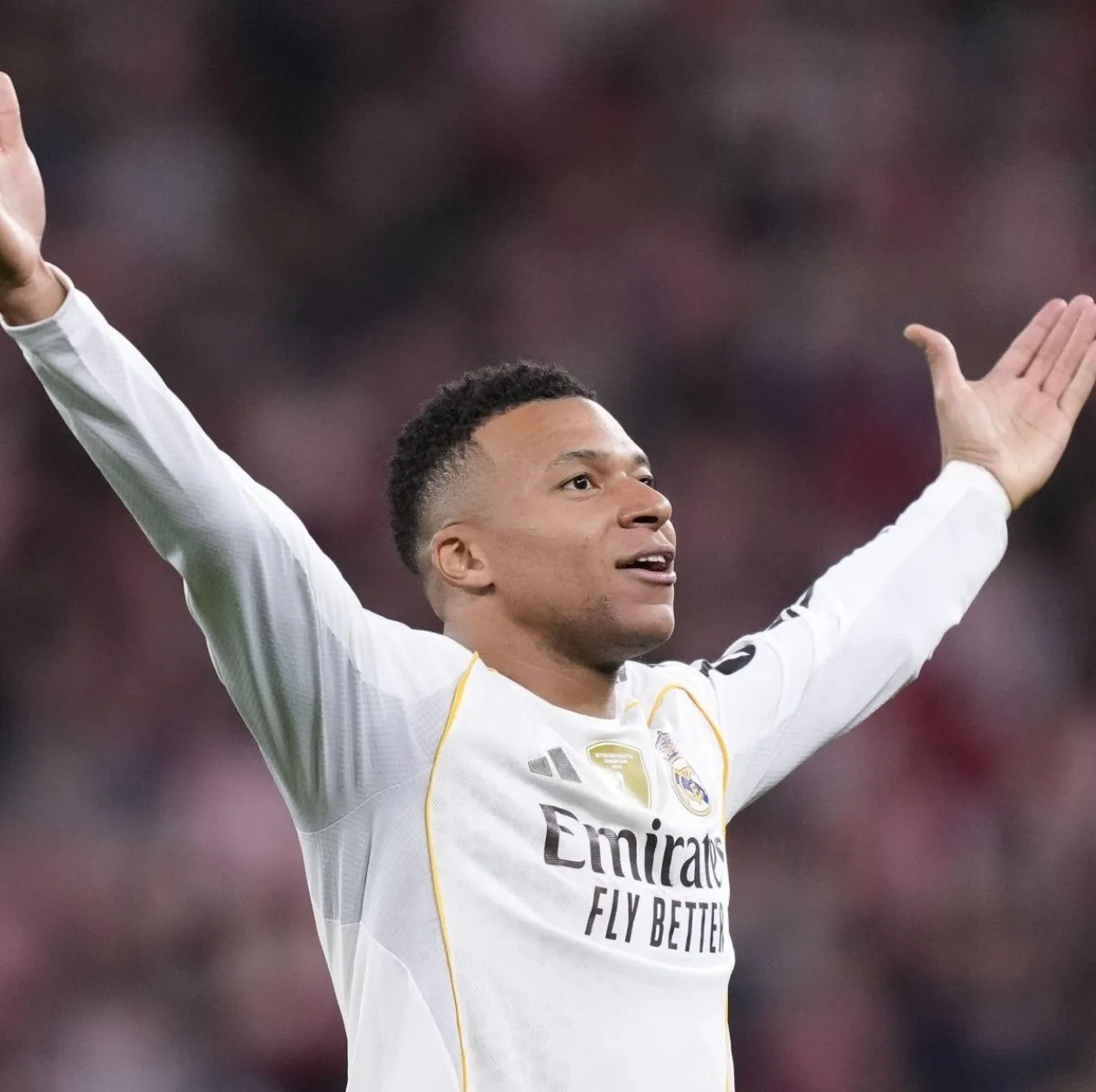 Adeptos do Real Madrid pedem saída de Kylian Mbappé