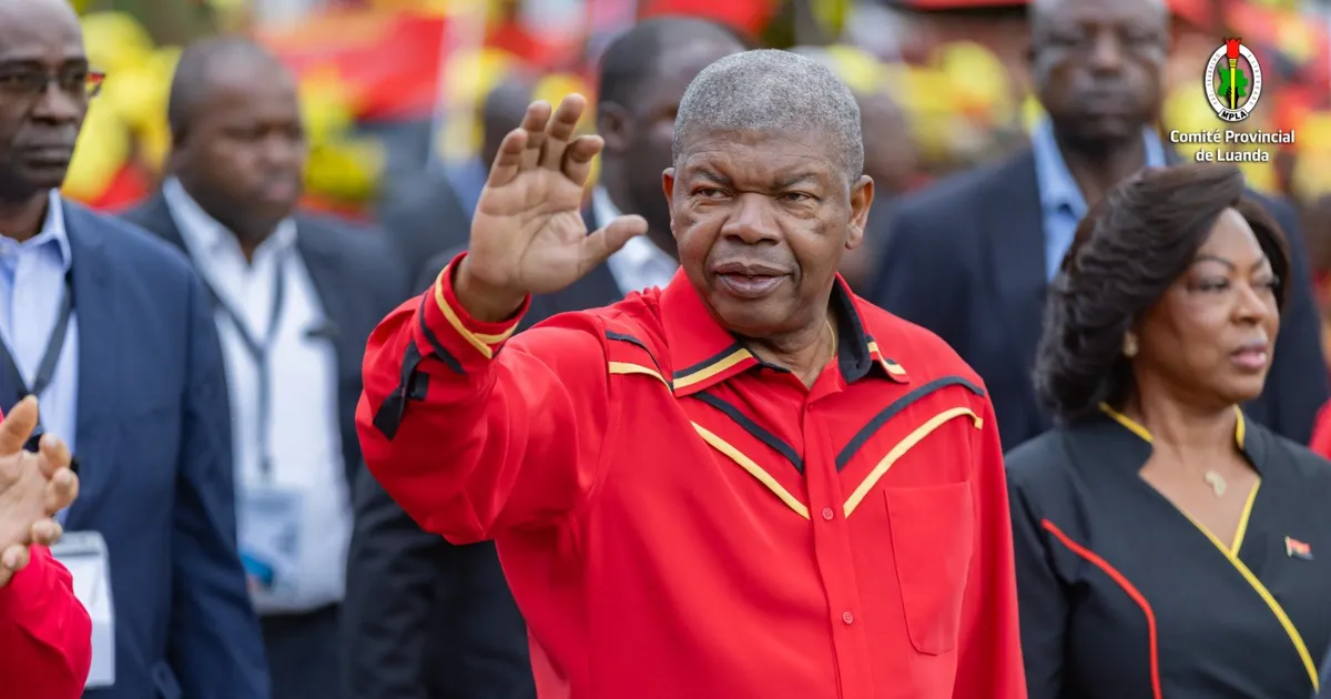 Analista antevê possível continuidade de João Lourenço no MPLA e outra figura na corrida presidencial