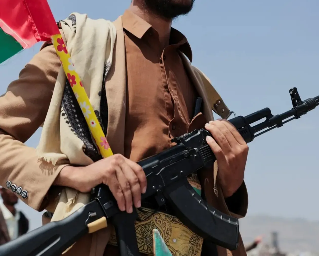 Petroleiros sauditas mudam rota após ameaças dos Houthis no Mar Vermelho