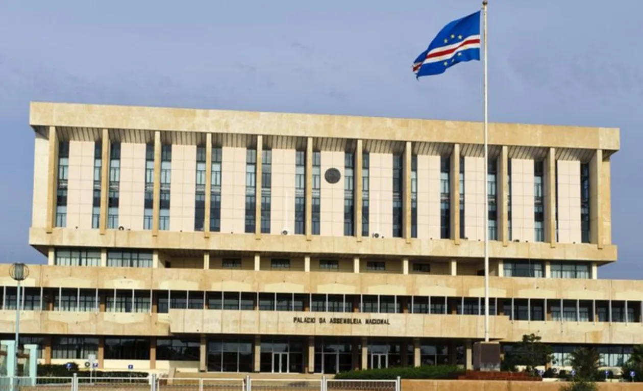 Primeiro-ministro de Cabo Verde acusado de peculato, abuso de poder e falsificação de documentos