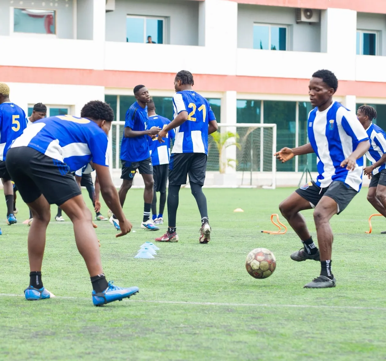 FC Luanda sonha com regresso ao Girabola em jogo que pode entrar para a história