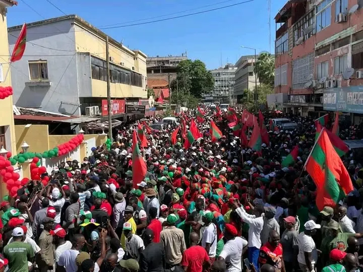 UNITA marca “inauguração da nova sede em Luanda com demonstração de forças”