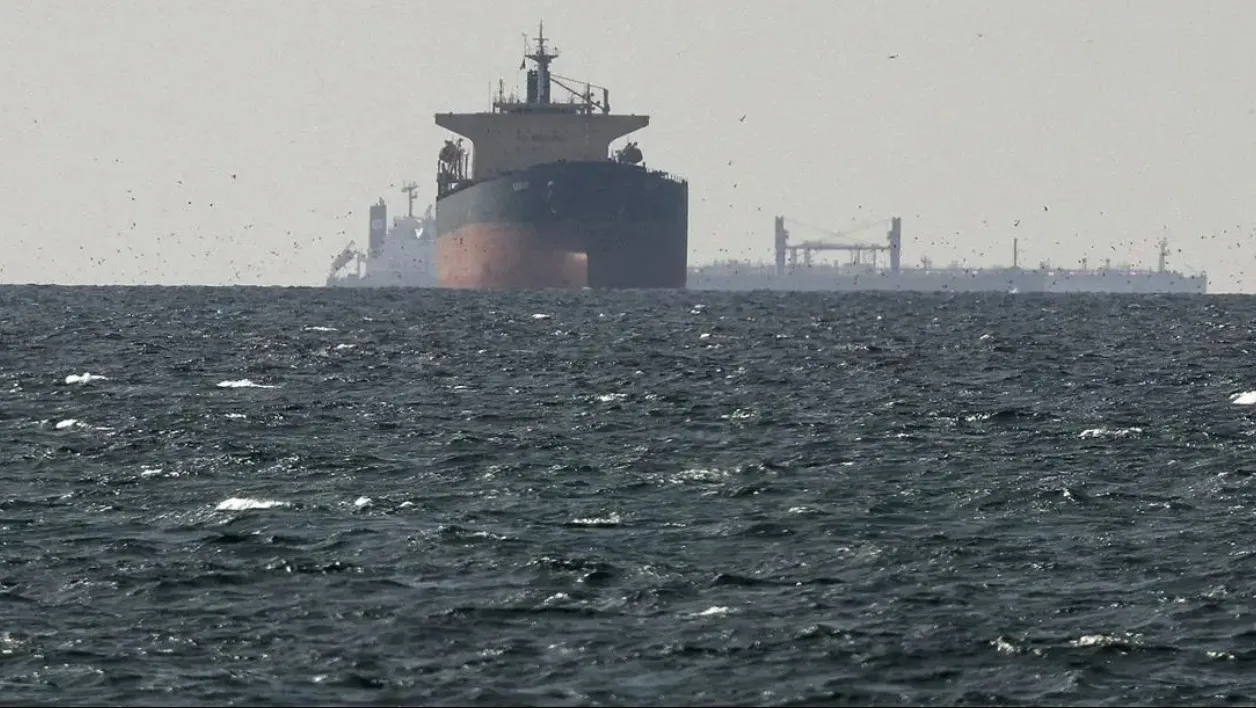Petróleo cai nos mercados internacionais com aumento da oferta no Médio Oriente