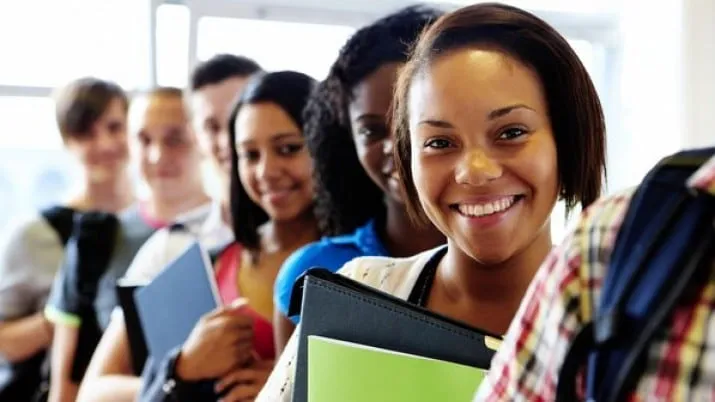 Estudantes universitários têm 15 dias para concorrer às 10.500 bolsas do INAGBE
