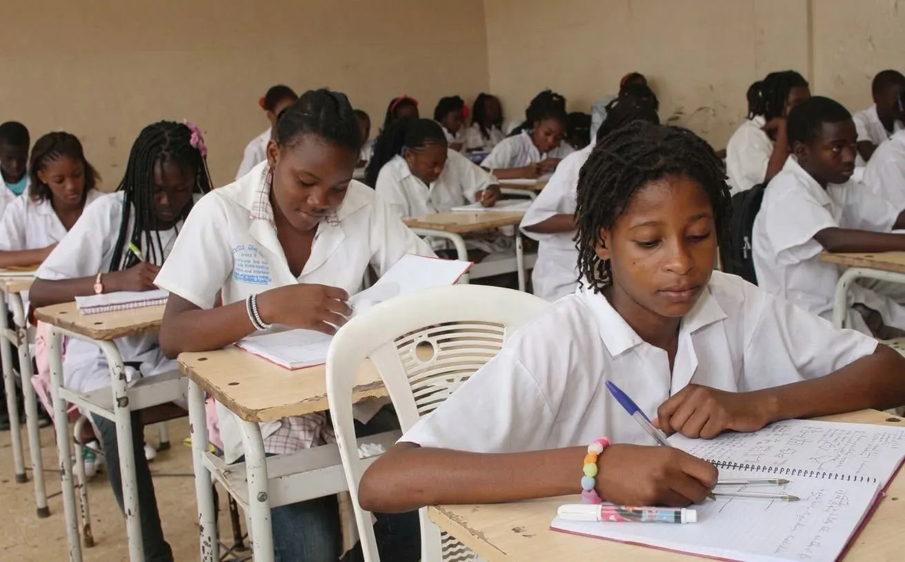 Falta de salas deixa mais de 700 crianças fora da escola no Cuangar