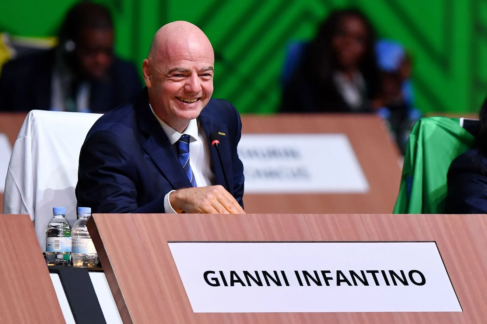 Trump pondera apoiar Infantino para suceder a Guterres na ONU