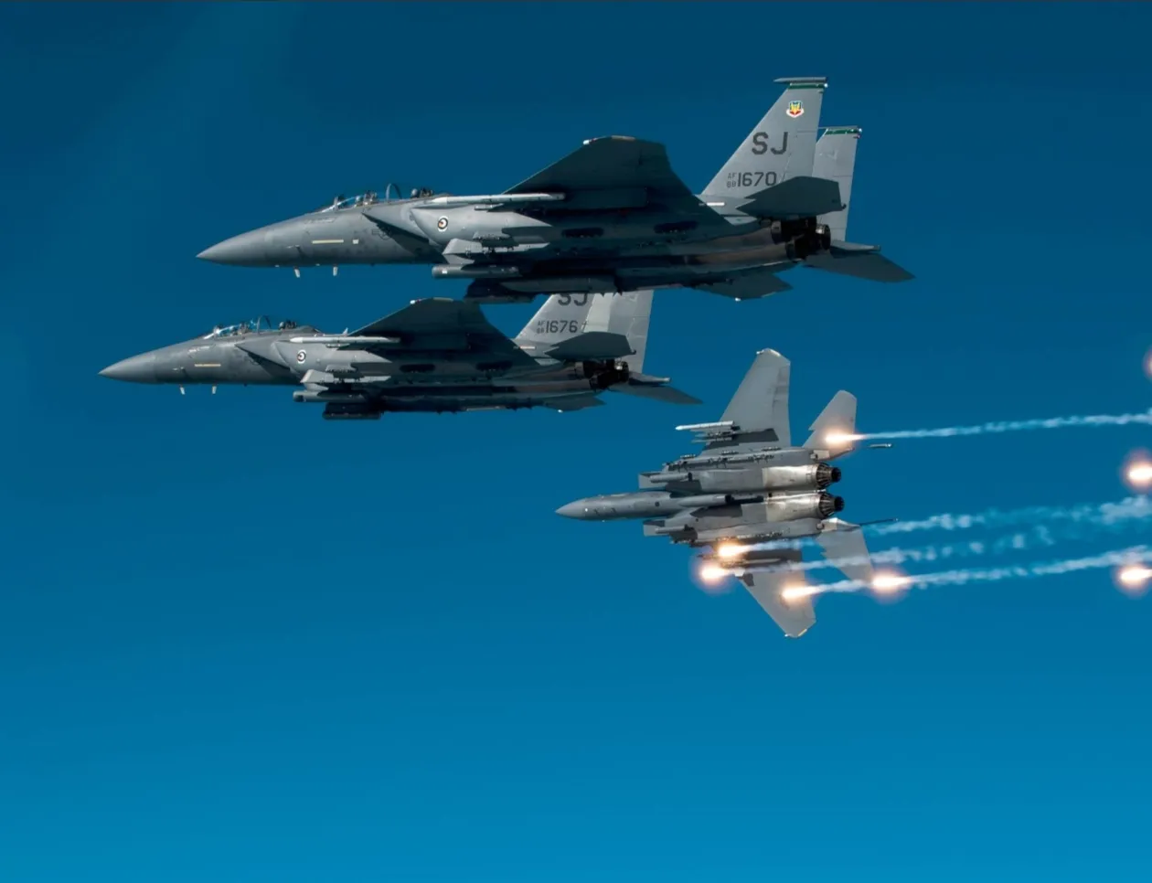 EUA anunciam superioridade aérea no Irão e admitem guerra mais prolongada