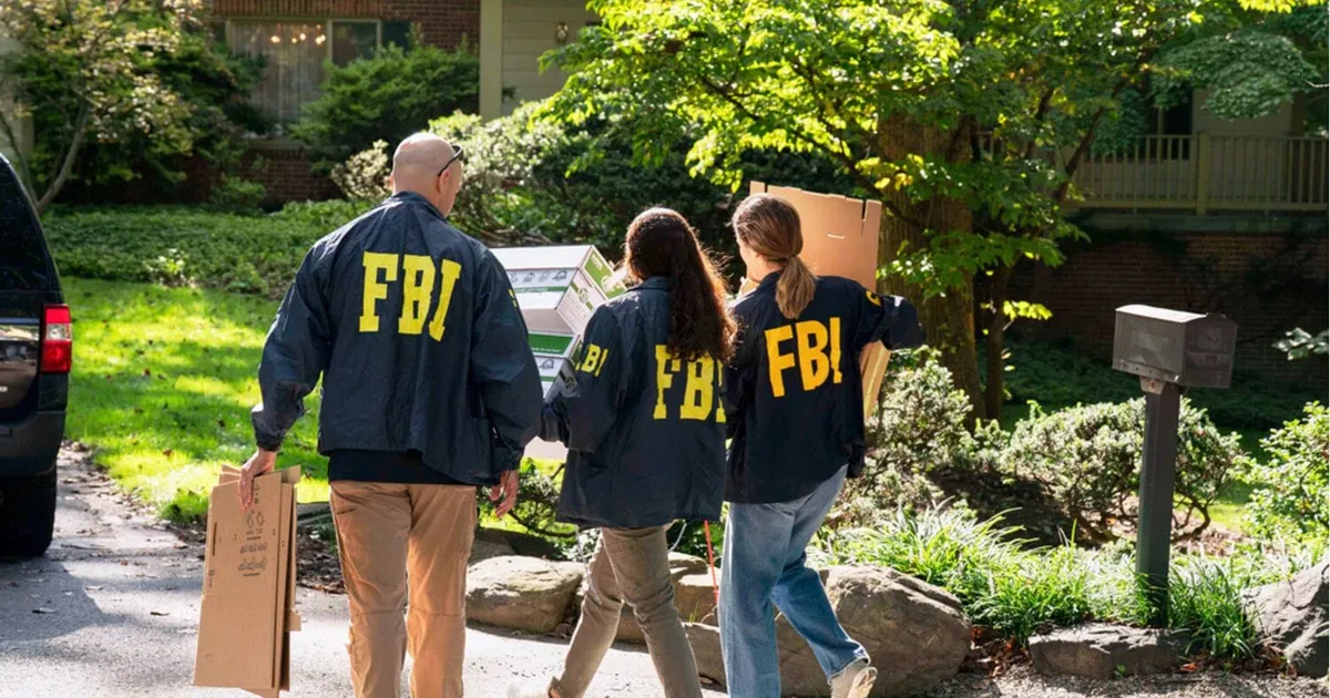 Casa do antigo conselheiro de Trump alvo de buscas do FBI