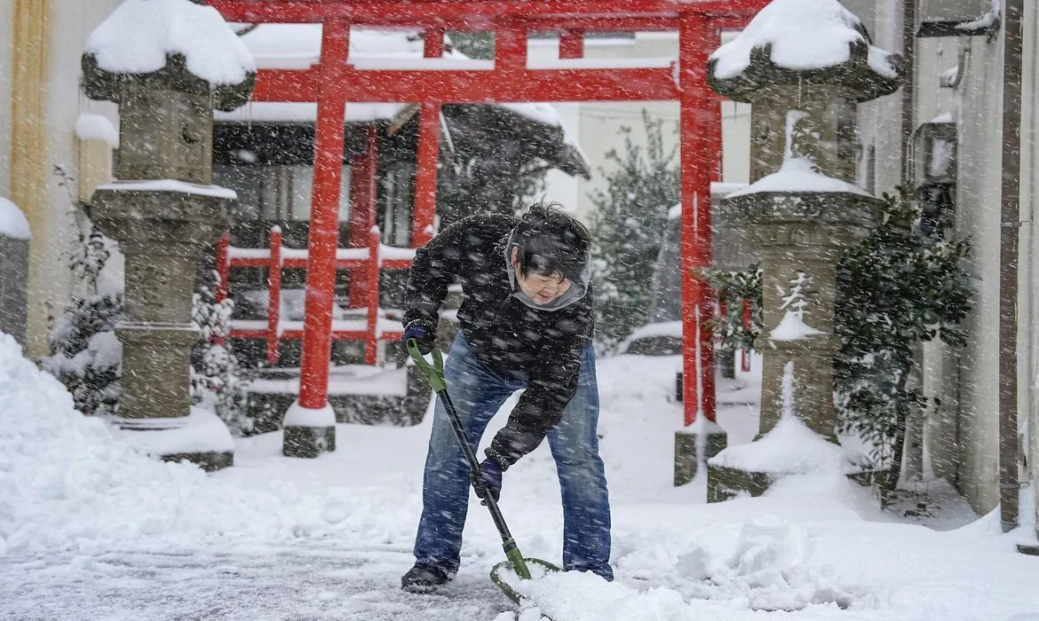 Japão: ondas de neve matam pelo menos 45 pessoas e deixam mais de 500 feridos