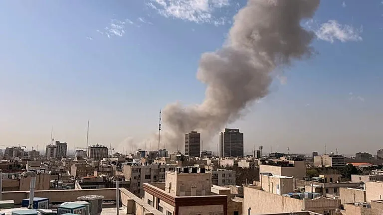Israel e EUA lançam ataque contra Irão