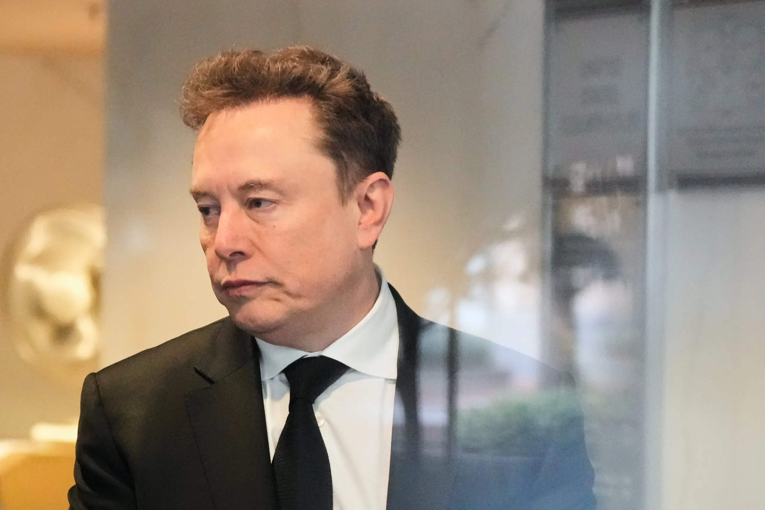 Empresas de Elon Musk perdem 1,5 biliões de dólares em valor de mercado antes de teste crucial na SpaceX