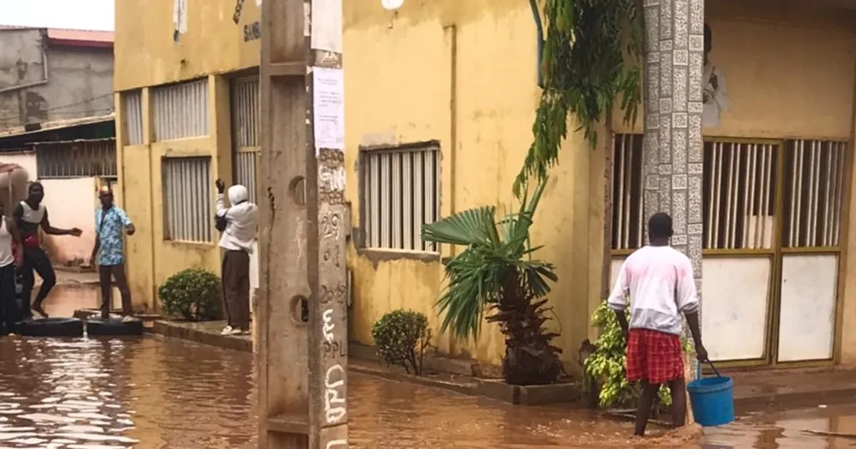 Chuva em Luanda desaloja mais de 60 famílias e faz um desaparecido