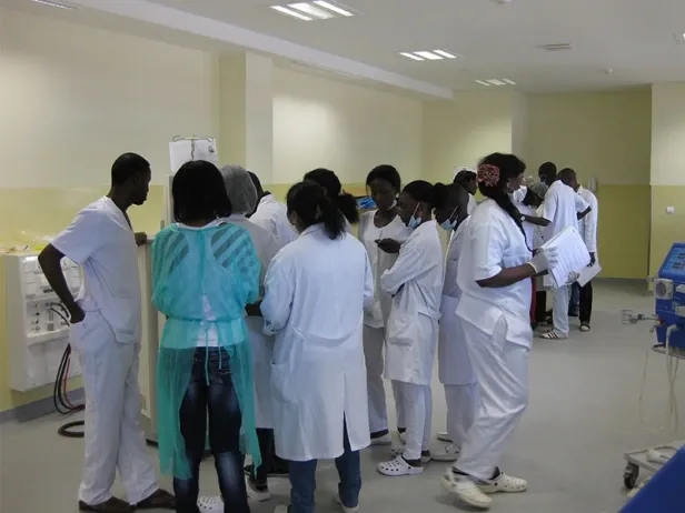 Enfermeiros denunciam sobrecarga laboral e pedem mais concursos de ingresso de novos profissionais