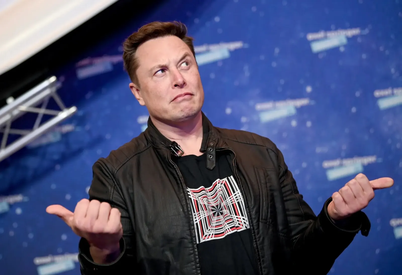 Elon Musk acusado de enganar accionistas na tentativa de reduzir preço das acções do Twitter