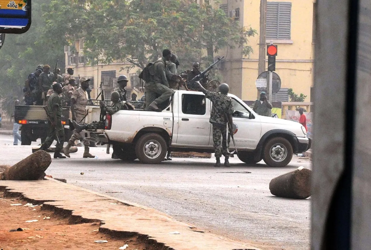 Mali enfrenta nova vaga de violência com ataques em múltiplas frentes