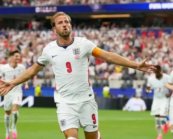 Harry Hane e Erling Haaland disputam passe para às meias-finais do Mundial