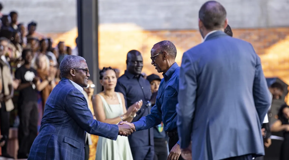 Ruanda negocia entrada na refinaria de 16 mil milhões de dólares de Aliko Dangote