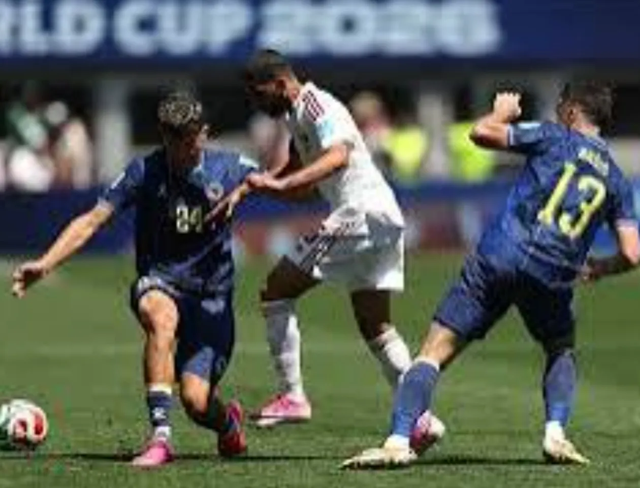 Catar cai na fase de grupos após sofrer dez golos em três jogos