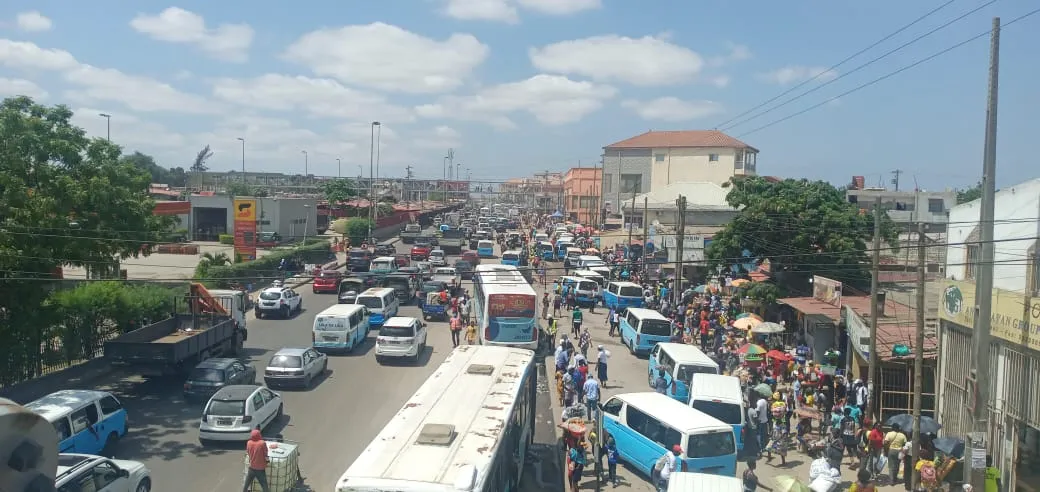Luanda: detidos cidadãos por roubo de Mototaxi e iPhone 12 de madrugada no Golf