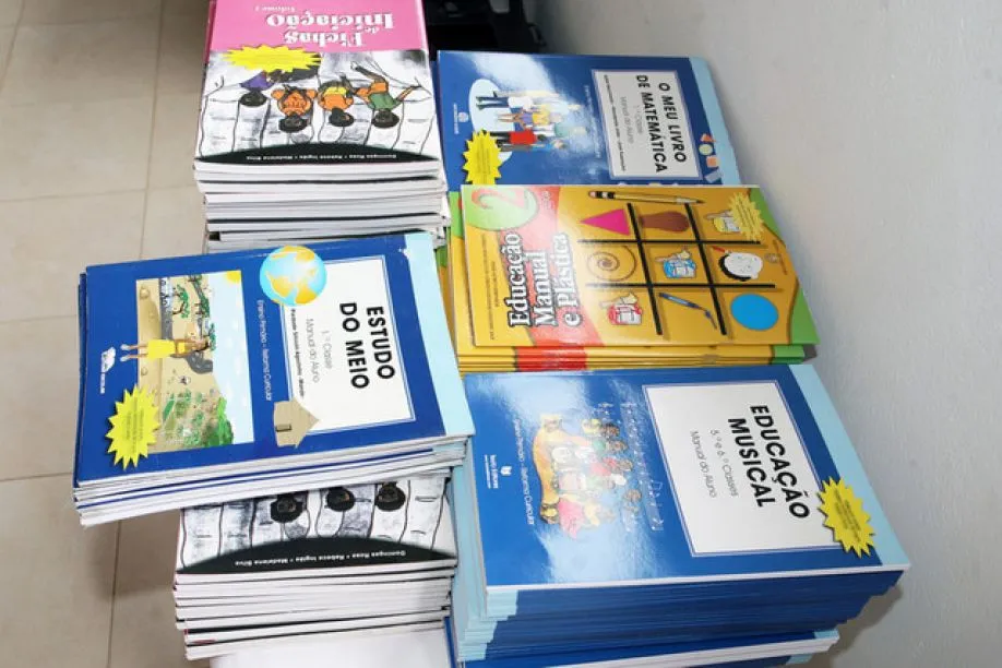 Governo do Bengo suspeita de pirataria na venda de manuais escolares