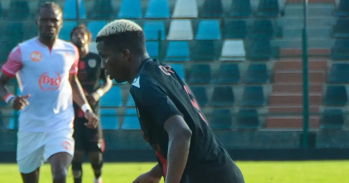 Bis de Mendes dá vitória ao Desportivo da Huíla sobre Kabuscorp do Palanca