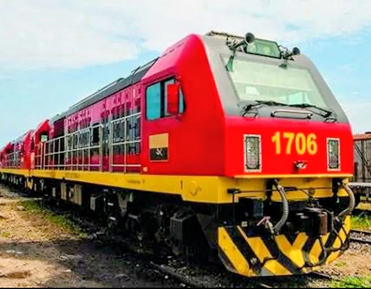 Vandalismo atinge comboio expresso do CFM na viagem inaugural