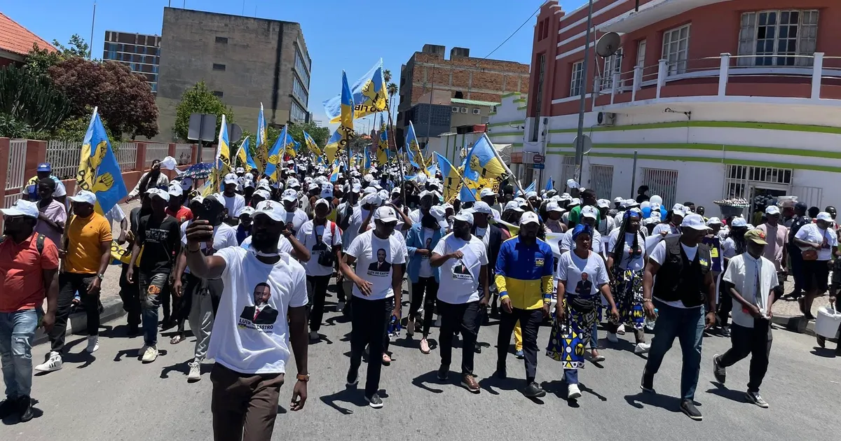 Partido Liberal procede demonstra força em Luanda com actividade política de massas