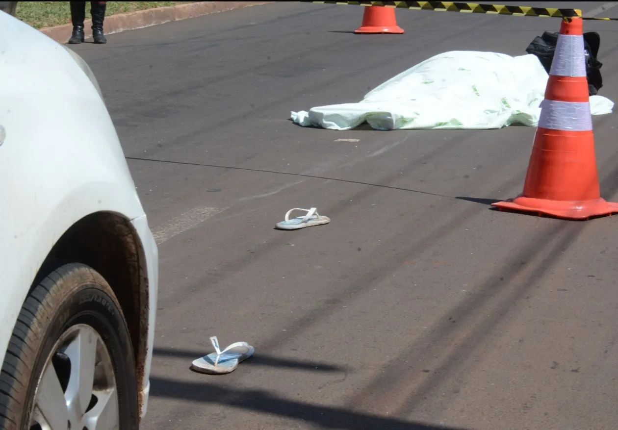 Ambulância atropela e mata adolescente de 13 anos na Estrada do Patriota