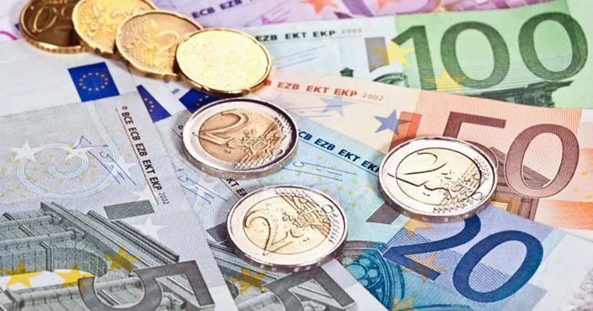 Oscilação do câmbio do euro face ao kwanza deve-se a procura no mercado, afirma especialista