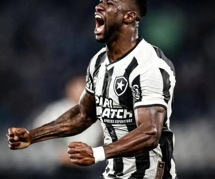 Bastos Quissanga deixa Botafogo após acordo de rescisão contratual