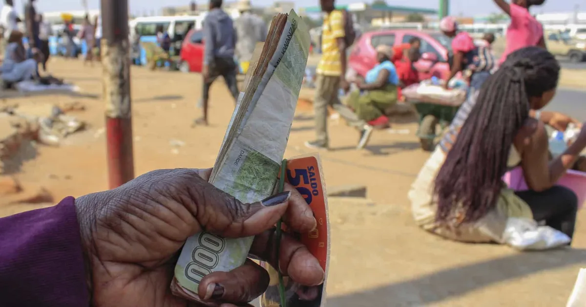 Economistas defendem medidas para travar informalidade em Angola