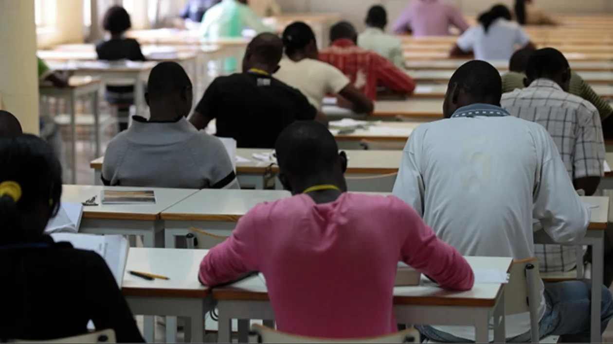 Conciliação entre emprego e estudos continua a desafiar jovens universitários