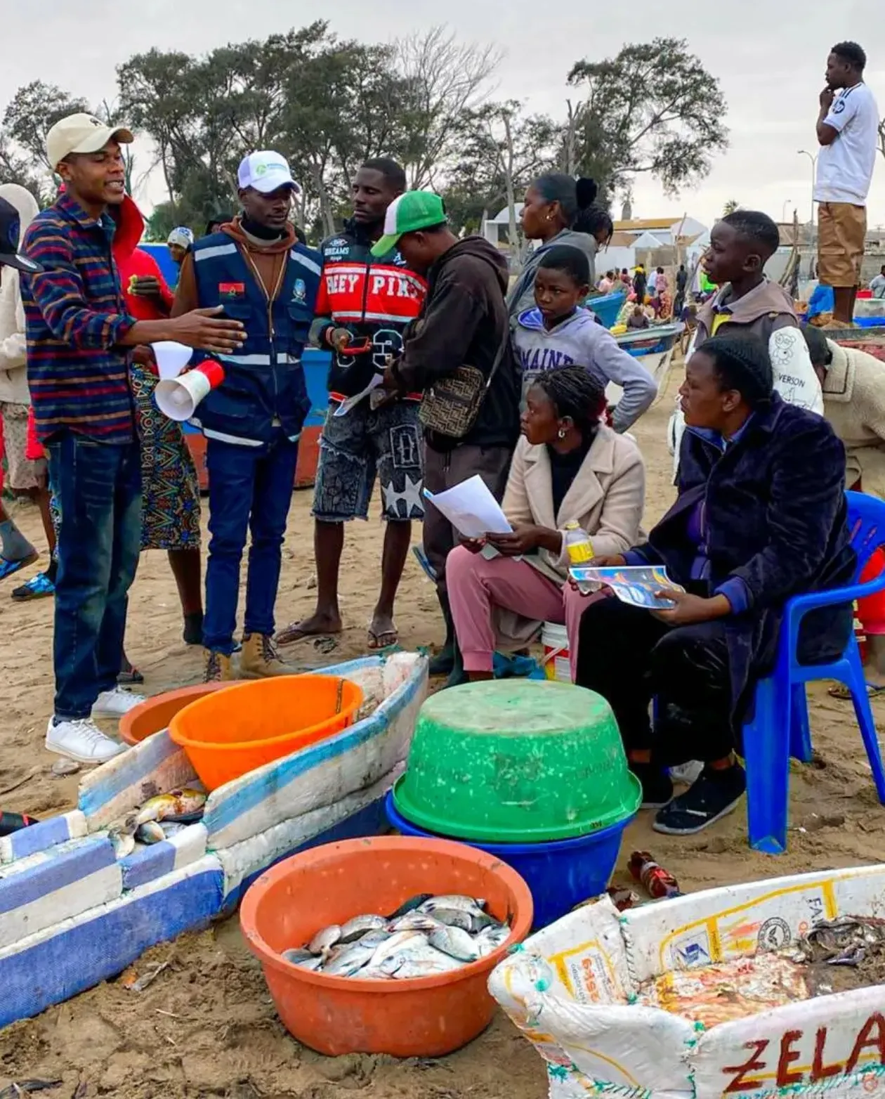 Preservação dos recursos marinhos une pescadores e autoridades no Tômbwa