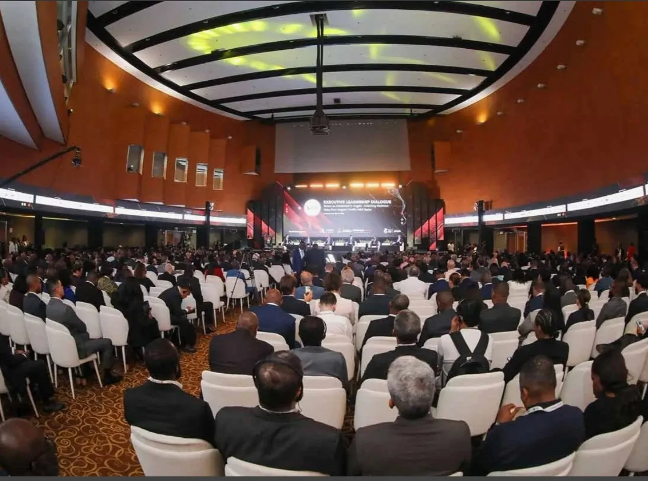 Angola projecta 70 mil milhões de dólares em investimentos no petróleo e gás