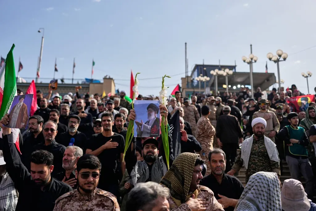 Presença da Namíbia no funeral de Ali Khamenei teve alcance político, diz especialista