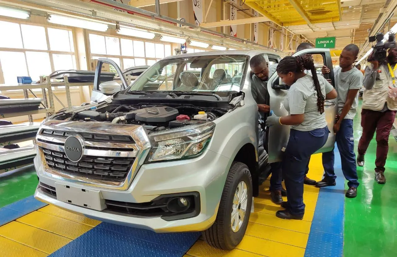 Fabrico de automóveis em Angola deve atender às necessidades da população, diz economista