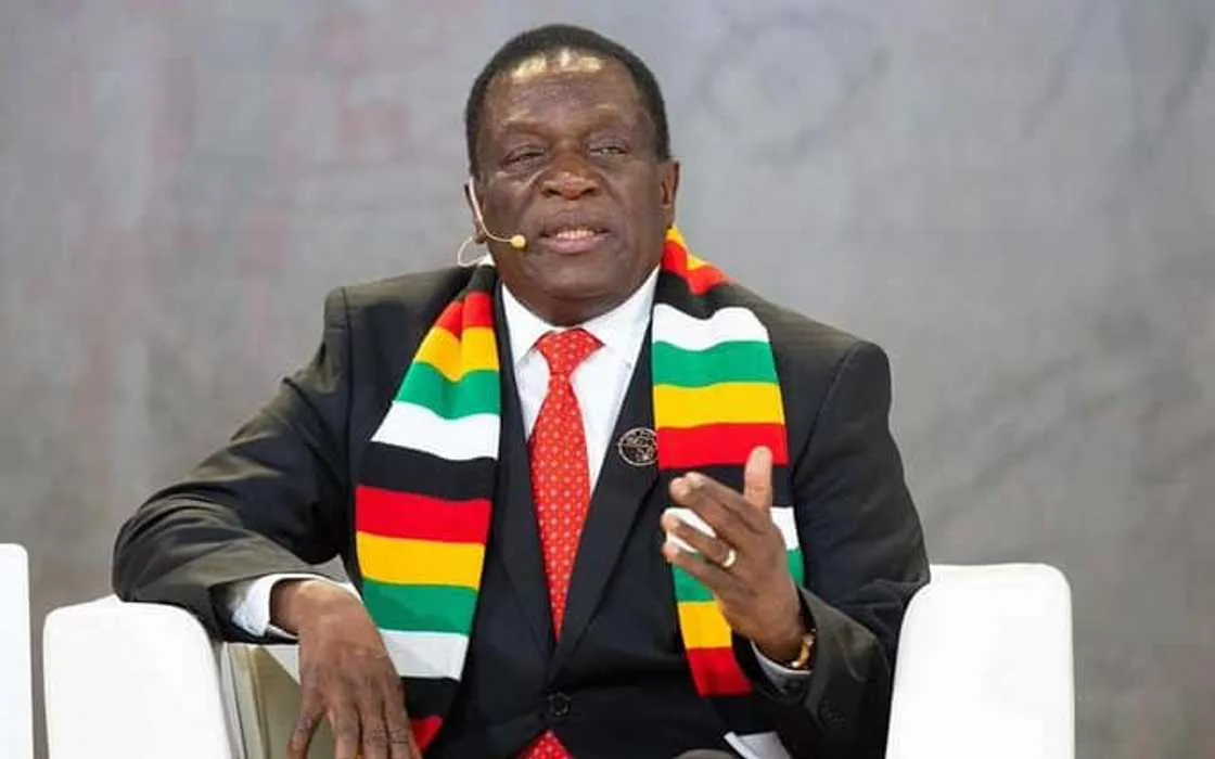 Senado do Zimbabwe aprova emenda que prolonga mandato presidencial até 2030