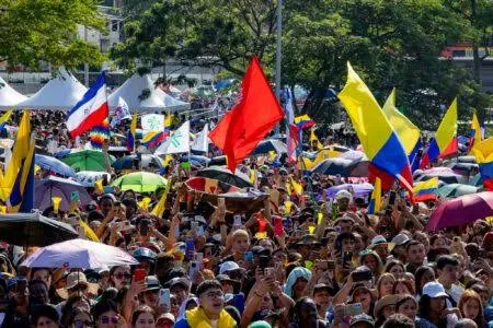 Candidato apoiado pelo presidente colombiano reconhece derrota eleitoral e felicita adversário pró Trump
