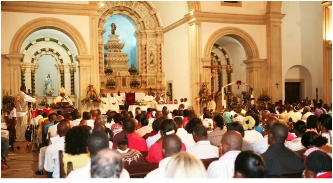 Fiéis cristãos celebram a Páscoa, marco central da fé e da esperança na Ressurreição