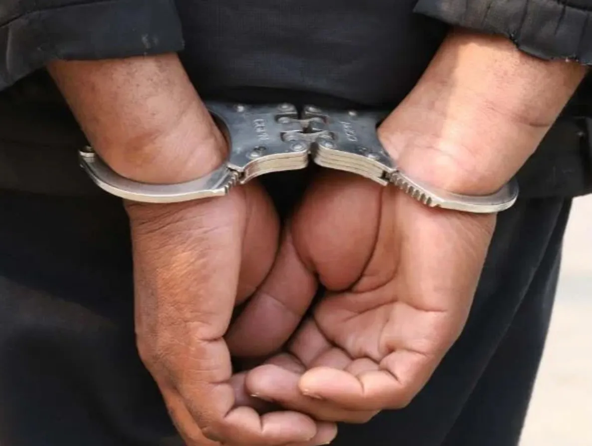 Homem de 35 anos detido em Cabinda por se fazer passar por agente da DIIP e suspeita de extorsão
