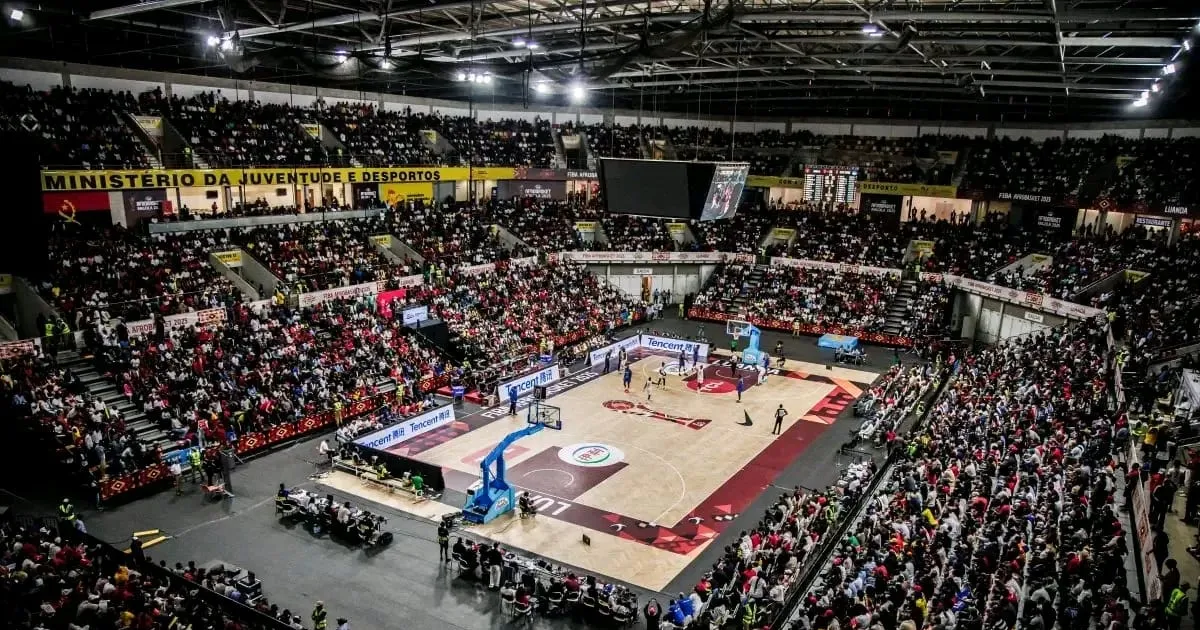 Angola mede forças com Camarões nas meias-finais do Afrobasket