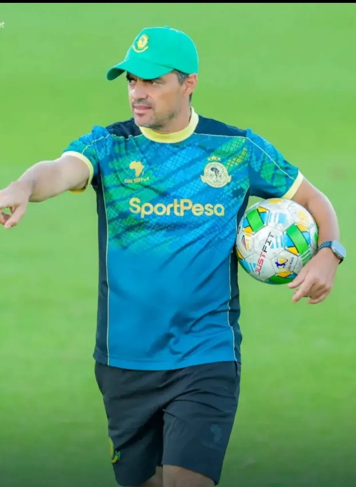 Treinador Pedro Gonçalves destaca evolução do Young Africans antes da saída