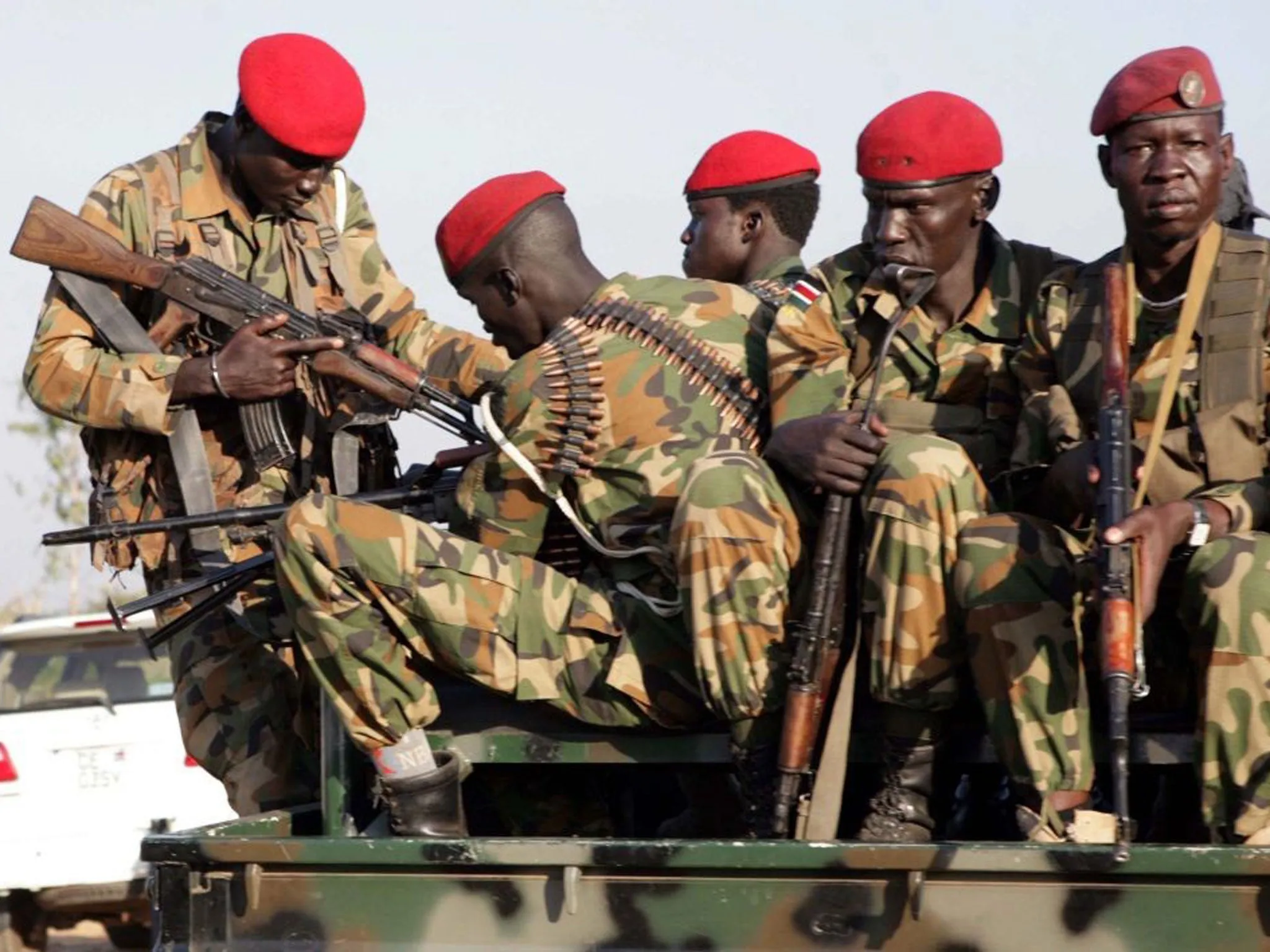Líder paramilitar sudanês condenado a pena de morte à revelia