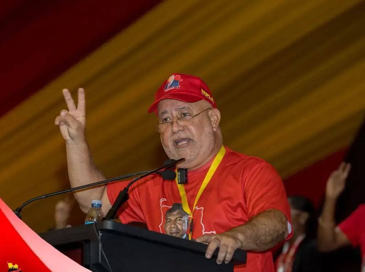 Luís Nunes reeleito primeiro-secretário provincial do MPLA em Luanda com 99,9% dos votos